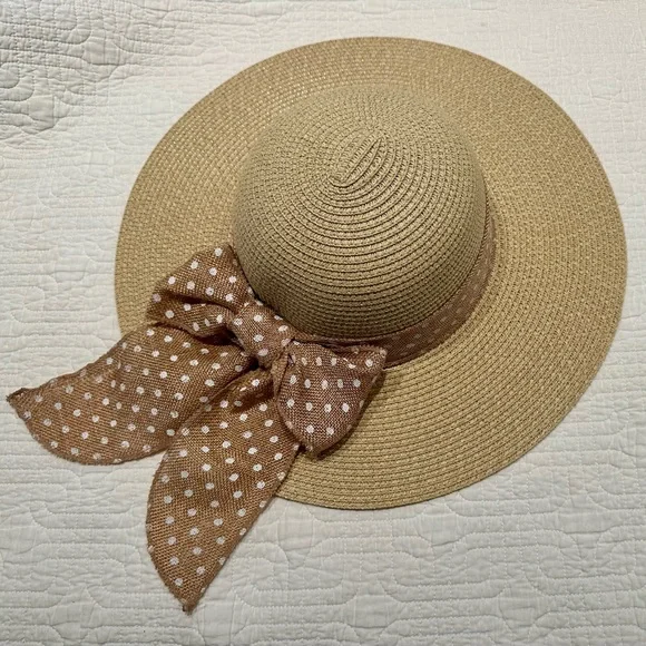 Women’s tan straw hat with brown & white polka dot band and bowknot - Picture 3 of 5